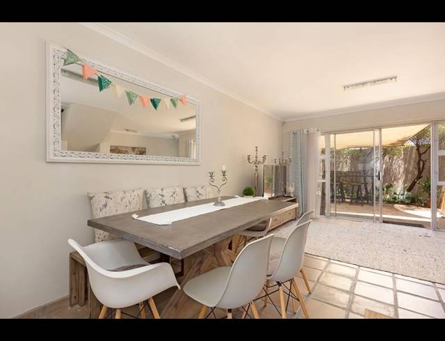 3 BEDROOM TOWNHOUSE TO LET IN BEACHFRONT